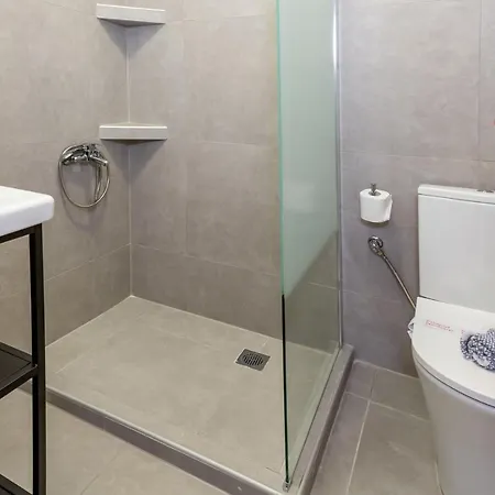 Classic For 4 People Apartment Thessaloniki